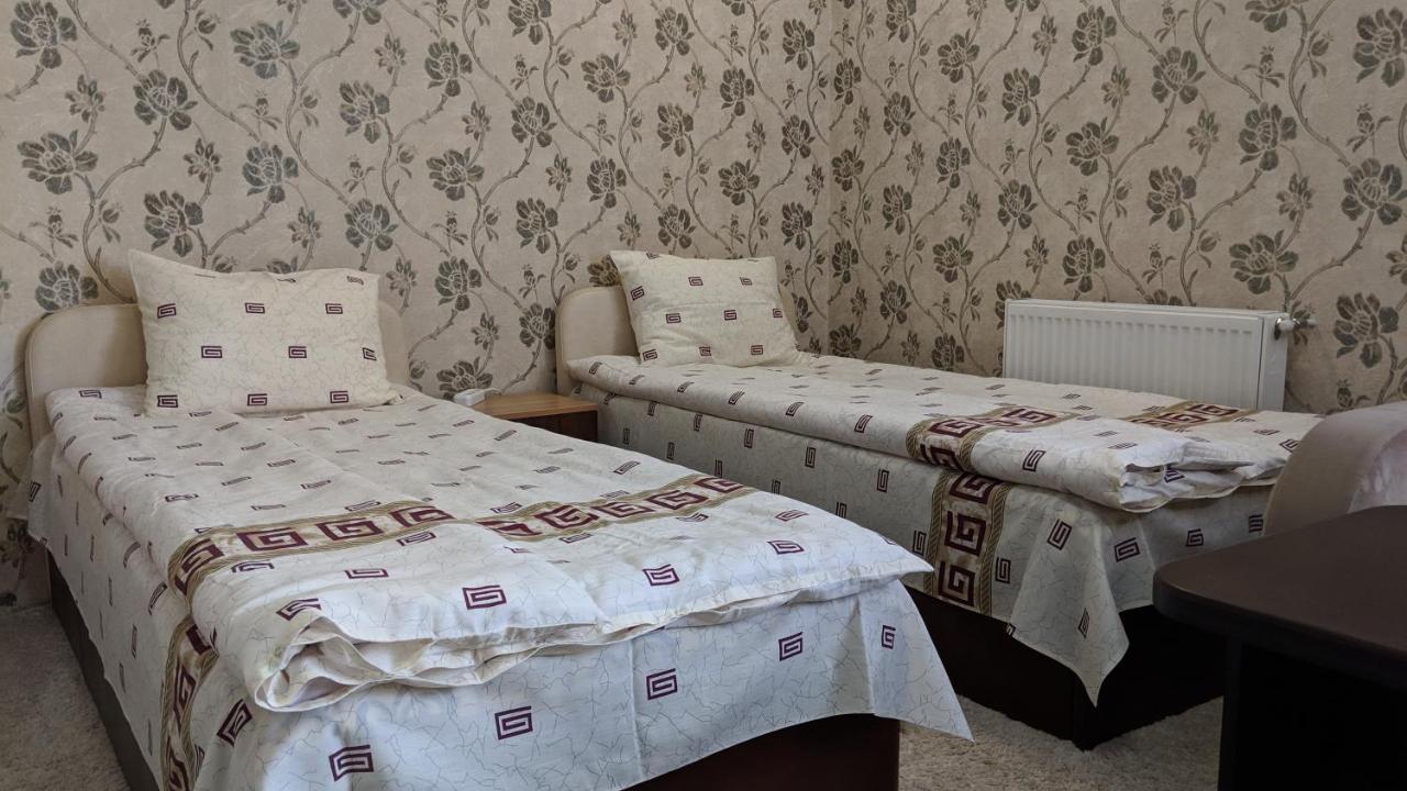 Karavan Hotel Bila Krynytsya  Luaran gambar