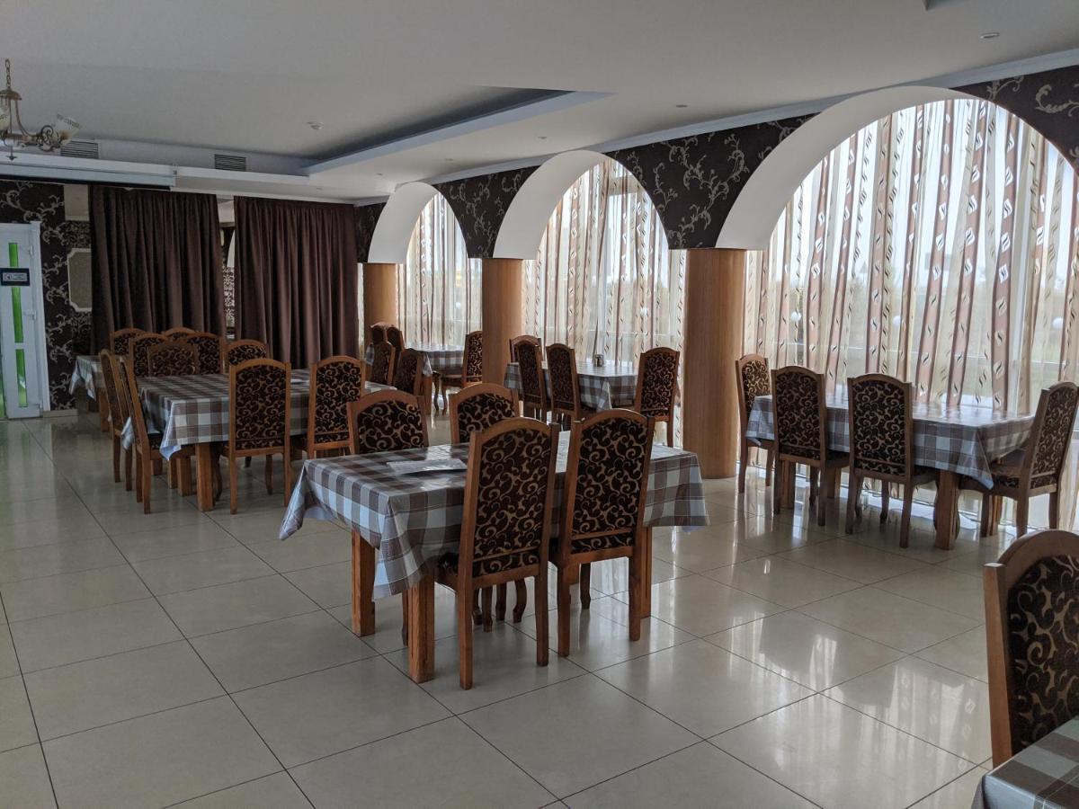 Karavan Hotel Bila Krynytsya  Luaran gambar